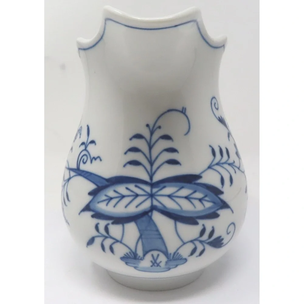 Meissen‎ Blue Onion Porcelain Pitcher Scalloped Rim Crossed Swords German